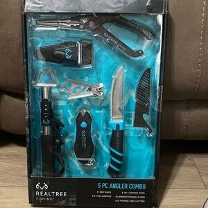 Realtree Fishing 5-Piece Angler Combo - Black and Blue